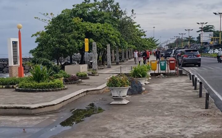 Pemko Padang akan melanjutkan kembali pembangunan trotoar di Pantai Padang pada 2026 ini. Penataan kawasan Pantai Padang ini masuk