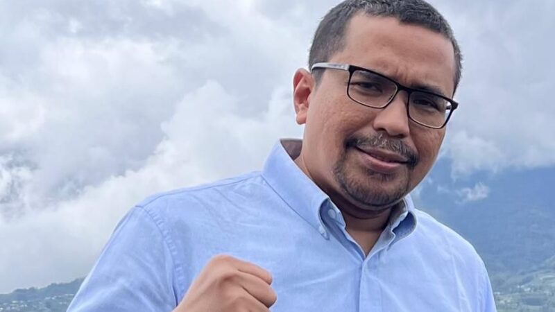 Direktur PUSaKO Universitas Andalas Charles Simabura menilai banyaknya fenomena caleg dari satu keluarga merupakan hal buruk.