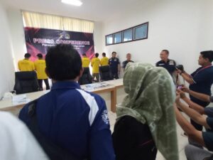 Delapan WNA Tiongkok yang terjaring dalam penangkapan oleh petugas keimigrasian di Kabupaten Pasaman Barat, tidak memiliki izin tinggal