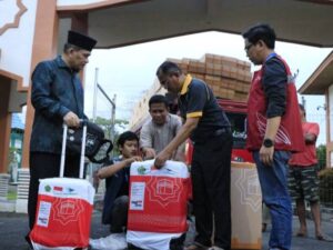 Sebanyak 550 koper jemaah calon haji Sumbar sudah tiba di Asrama Haji Tabing Padang, Jumat (26/5/23) malam. Koper ini bakal didistribusikan