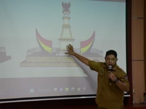 Pemko Padang Bangun Tugu Latsitardanus di Kantor Camat Lubeg