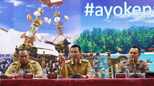 Wali Kota Pariaman Genius Umar menginginkan setiap desa/kelurahan yang ada di daerah tersebut dipasang perangkat keamanan atau CCTV