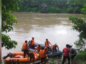 Tim SAR Gabungan Cari Warga yang Melompat ke Sungai Batanghari di Dharmasraya