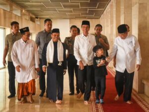 Ketika Presiden Bawa Cucu Salat Jumat di Masjid Istiqlal