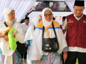 kloter pertama jemaah haji dari Debarkasi Padang akan dipulangkan ke Tanah Air mulai 16 Juli 2023 nanti. Kloter pertama ini akan tiba