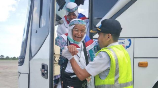 Satu jemaah haji kloter 5 Embarkasi Padang yang berasal dari Padang Panjang atas nama Nursiah (84) ditunda keberangkatan ke Tanah Suci