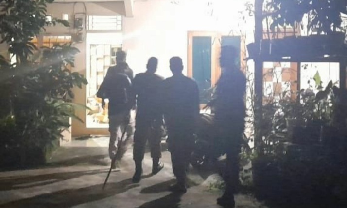 Satpol PP Padang mengamankan dua pasangan bukan suami istri (pasutri) saat melakukan pengawasan di sejumlah kos-kosan pada Jumat (16/6/2023).