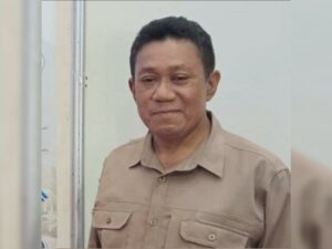 Rektor UNP Ganefri menyerahkan Laporan Harta Kekayaan Penyelenggara Negara (LHKPN) kepada Komisi Pemberantasan Korupsi (KPK).