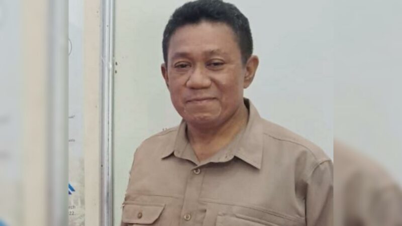 Rektor UNP Ganefri menyerahkan Laporan Harta Kekayaan Penyelenggara Negara (LHKPN) kepada Komisi Pemberantasan Korupsi (KPK).