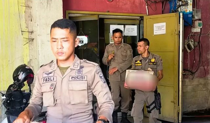 Satpol PP Padang Amankan Minuman Beralkohol Di Tempat Biliar, Pemilik ...