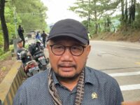 Anggota Komisi V DPR RI, Sumail Abdullah mengatakan bahwa pembangunan Fly Over Sitinjau Lauik pertama kali diinisiasi atau diaspirasi oleh