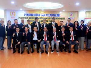 Pengurus KONI Sumatra Barat resmi dilantik oleh Ketua KONI Pusat Marciano Norman. Pelantikan tersebut digelar di aula KONI Pusat, Jumat pagi.