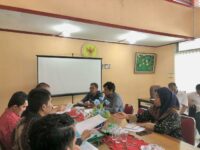 Perhimpunan Bantuan Hukum dan HAM Indonesia (PBHI) Sumatra Barat (Sumbar) mendatangi kantor Komnas HAM wilayah Sumbar bertepatan dengan momen