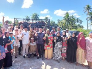 Ketua Umum Partai Gerakan Indonesia Raya (Gerindra) Prabowo Subianto berkurban satu ekor sapi seberat 1,2 ton di Sumatra Barat (Sumbar).