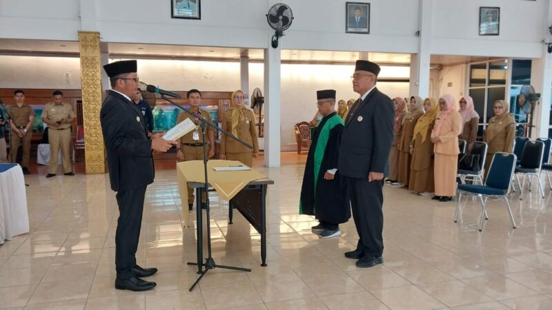 Wali Kota Padang Hendri Septa melantik Ferri Erviyan Rinaldy sebagai Kadisnakerin. Pelantikan dilaksanakan di Palanta Rumah Dinas Wali Kota