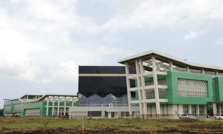 kloter pertama jemaah haji dari Debarkasi Padang akan dipulangkan ke Tanah Air mulai 16 Juli 2023 nanti. Kloter pertama ini akan tiba