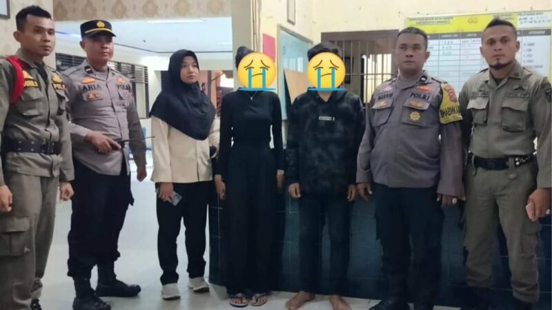 Satpol PP Padang Amankan Sepasang Muda Mudi Tiduran di Pustaka Masjid