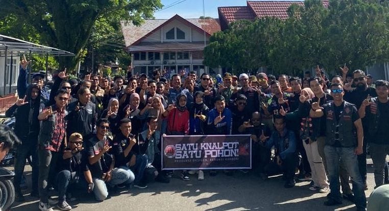 Bikers Brotherhood 1% MC Tanam Ratusan Pohon di Padang