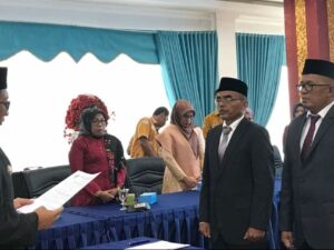 Wako Padang Lantik Afrinel dan Effendi Jadi Dewas Perumda Air Minun