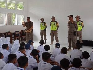 Hari Pertama Sekolah, Pol PP Padang Ingatkan Siswa Hindari Tawuran