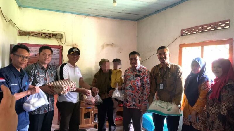Program Orang Tua Asuh Pengentasan Stunting, Diskominfo Dharmasraya Kunjungi Keluarga Binaan