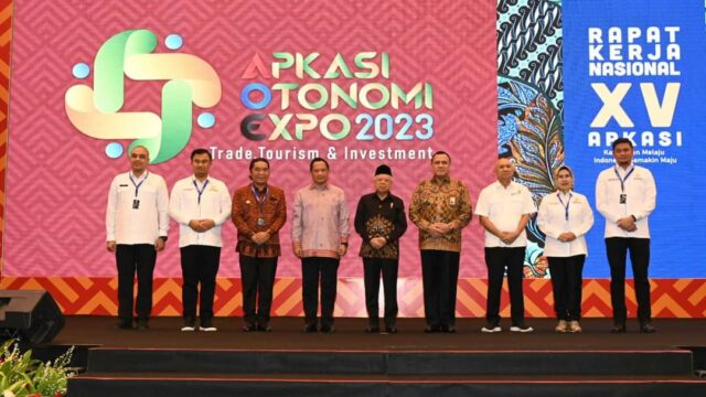 Rakernas XV Apkasi: Sutan Riska Dukung Kesinambungan Program Presiden Jokowi