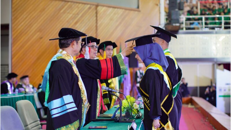 Unand Lepas 1.466 Wisudawan, 7 Mahasiswa Asing