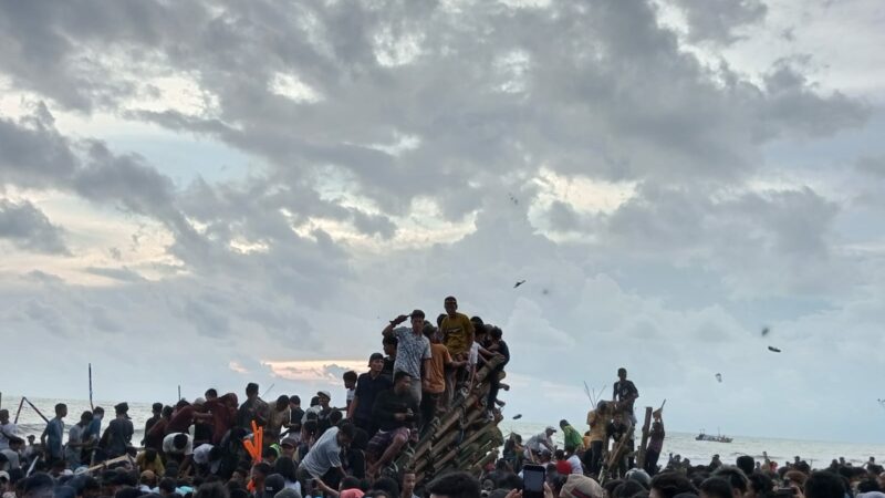 Tabuik Dibuang ke Laut jadi Penutup Rangkaian Festival Hoyak Tabuik 2023