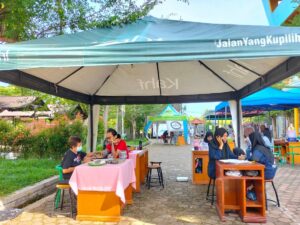 KSR PMI Unit STMIK Indonesia Padang di Universitas Metamedia mengadakan kegiatan donor darah dalam kegiatan PKM