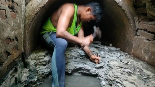 Beberapa waktu lalu, sejumlah kawasan di Kota Padang digenangi banjir akibat hujan lebat yang mengguyur ibukota Sumbar ini. Sebelumnya, Dinas