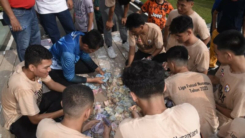 Pegawai Pemko Pariaman Badoncek Dukung Tim Futsal SS ke 8 Besar Liga Futsal Nasional