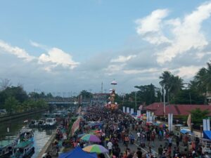 Berukuran 12 Meter, Bagaimana Cara Tabuik Dibawa ke Tepi Laut?