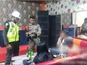 Operasi Gabungan, Pol PP Padang Amankan 19 Orang dari Tempat Hiburan Malam