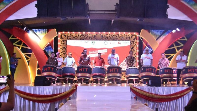 Berbagai Atraksi Budaya di Festival Bazar Merah Putih HTT