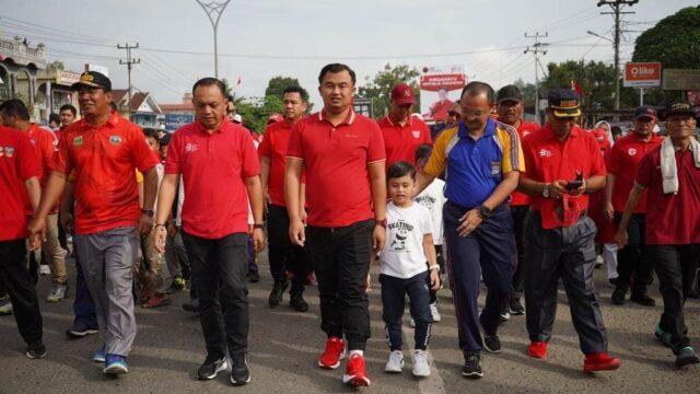 Jalan Santai HUT RI di Dharmasraya Bertabur Hadiah