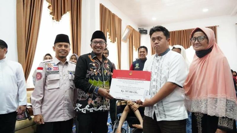182 Penyandang Disabilitas Tanah Datar Terima Bantuan Kemensos