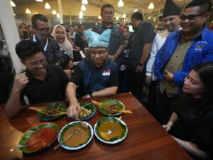 Tiba di Padang, Anies Baswedan Diteriaki Presiden