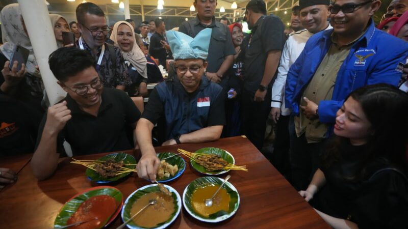 Tiba di Padang, Anies Baswedan Diteriaki Presiden