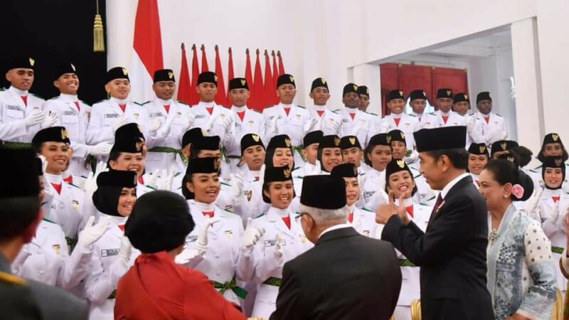 Presiden Jokowi Kukuhkan 76 Anggota Paskibraka 2023