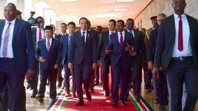 Kunjungan Kerja Luar Negeri, Presiden Jokowi Tiba di Kenya