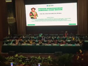 Unand Kukuhkan 5 Guru Besar Baru dari FH dan FKG