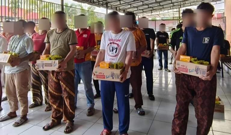 WBP Rutan Padang Diberi Asupan Vitamin dan Susu untuk Tingkatkan Imunitas