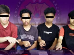 Tim Phantom Sat Narkoba Polres Payakumbuh menangkap empat orang laki-laki diduga terkait tindak pidana narkotika jenis ganja pada Kamis