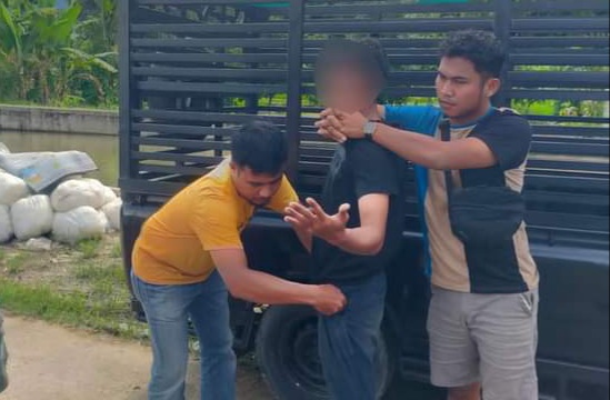 Tim Opsnal Satresnarkoba Polres Agam menangkap seorang nelayan berinsial NO, warga Nagari Duo Koto, Kecamatan Tanjung Raya, Kabupaten Agam,
