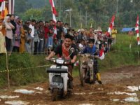 Tanah Datar Punya Sirkuit Balap Motor di Sawah