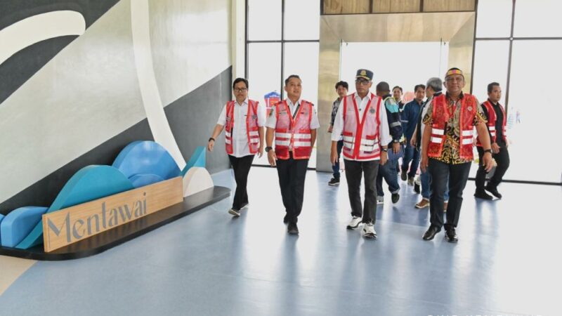 Menteri Perhubungan Budi Karya Sumadi mengatakan, Bandara Baru Rokot Mentawai baru saja diselesaikan dan sedang menunggu proses penerbitan