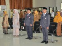 Wali Kota Padang Hendri Septa melantik dan mengambil sumpah jabatan empat pejabat eselon II yang baru di Gedung Bagindo Aziz Chan