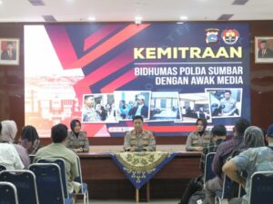 Polda Sumatra Barat meminta maaf terkait dugaan kekerasan oleh anggota polisi kepada wartawan saat insiden di Masjid Raya Sumbar pada Sabtu