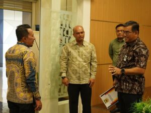 Jalan Provinsi Banyak Rusak di Tanah Datar, Bupati Datangi Kementerian PUPR