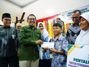 Baznas Tanah Datar Salurkan Bantuan Pendidikan Rp2,6 Miliar